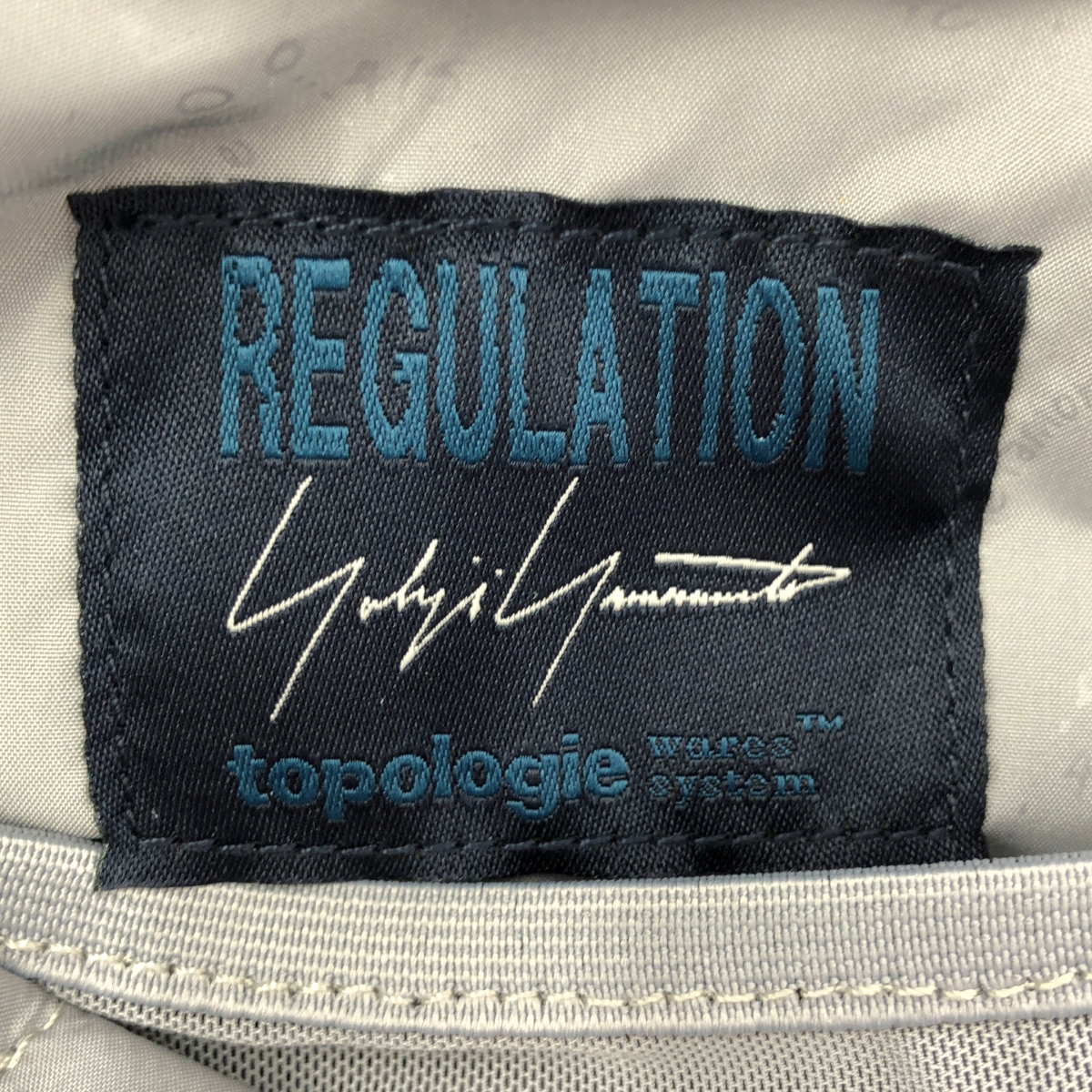 REGULATION Yohji Yamamoto / レギュレーションヨウジヤマモト × Topologie / トポロジー TECH SATEEN BOTTLE SACOCHE / ロゴ ショルダーバッグ