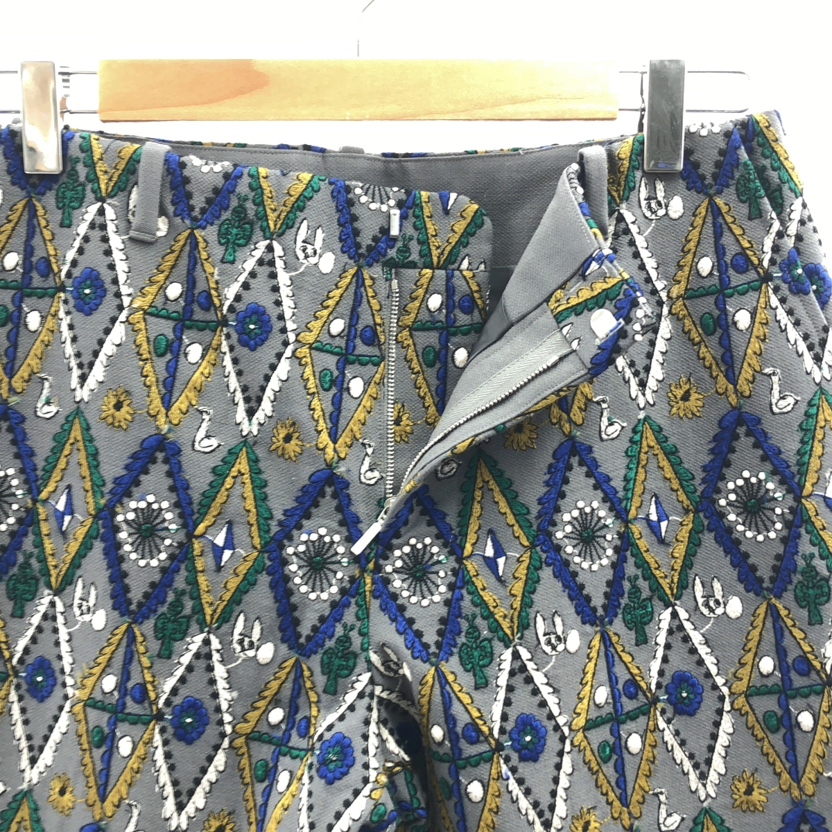 mina perhonen / ミナペルホネン forest diamond ウール エンブロイダリー テーパードパンツ