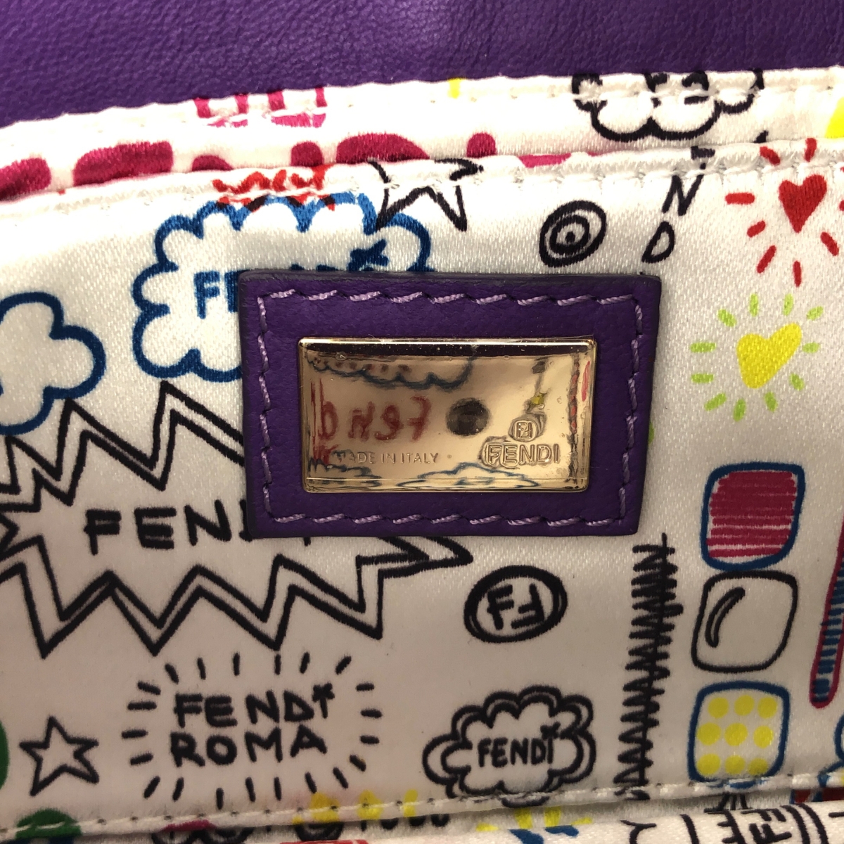 FENDI / フェンディ エンボス レザー マンマバゲットバッグ
