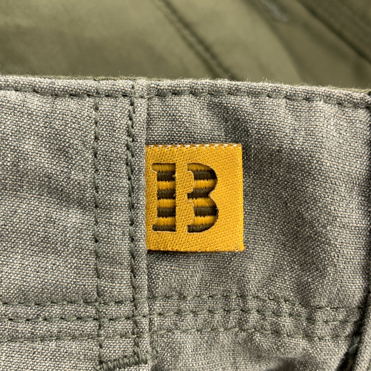 BROWN by 2-tacs / ブラウンバイツータックス TRNITY CHAMBRAY TAPERED ウール リネン混 シャンブレー テーパードパンツ