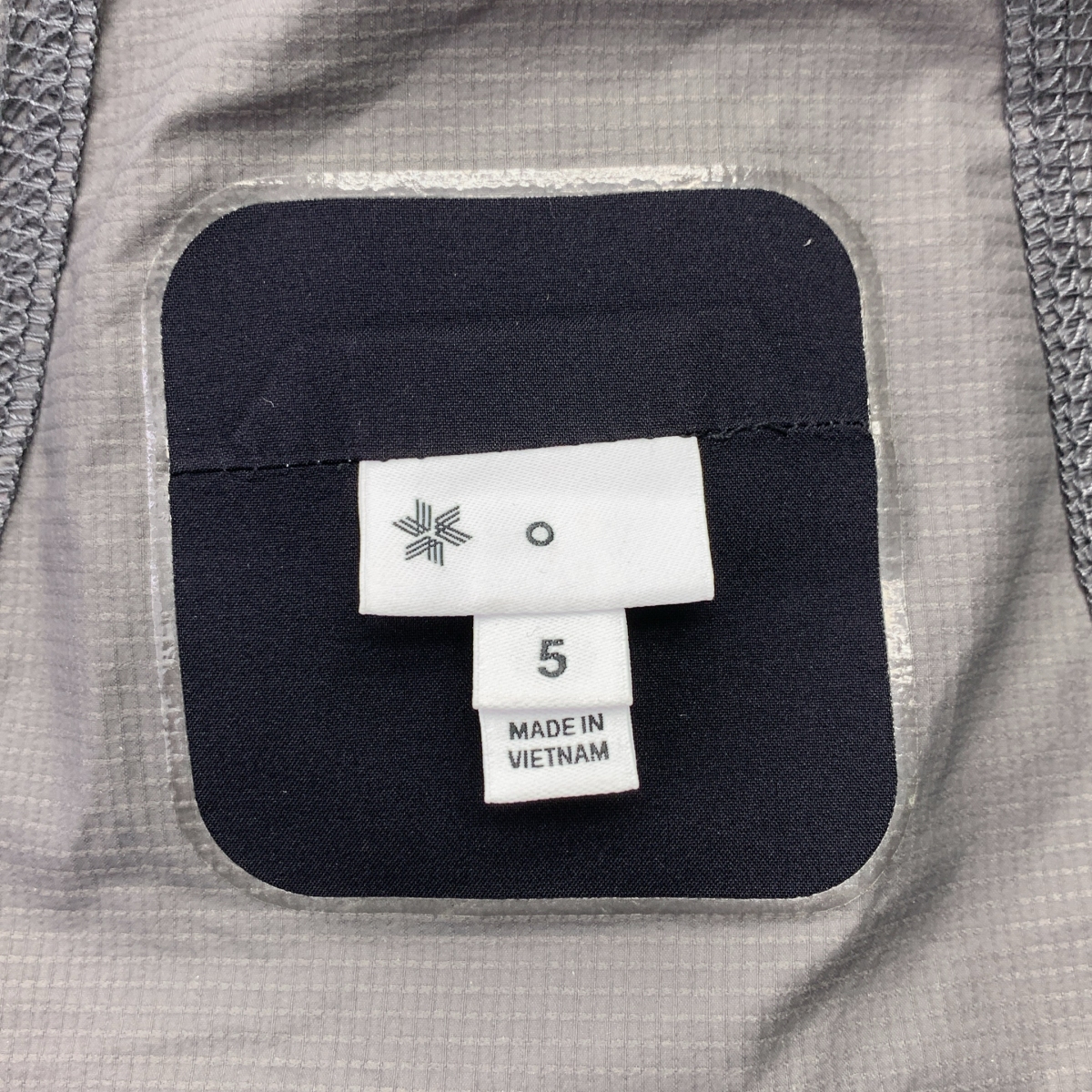 Goldwin / ゴールドウィン GZ15105 / パラシュートシードジャケット / ユニセックス / パッカブル 収納袋付き