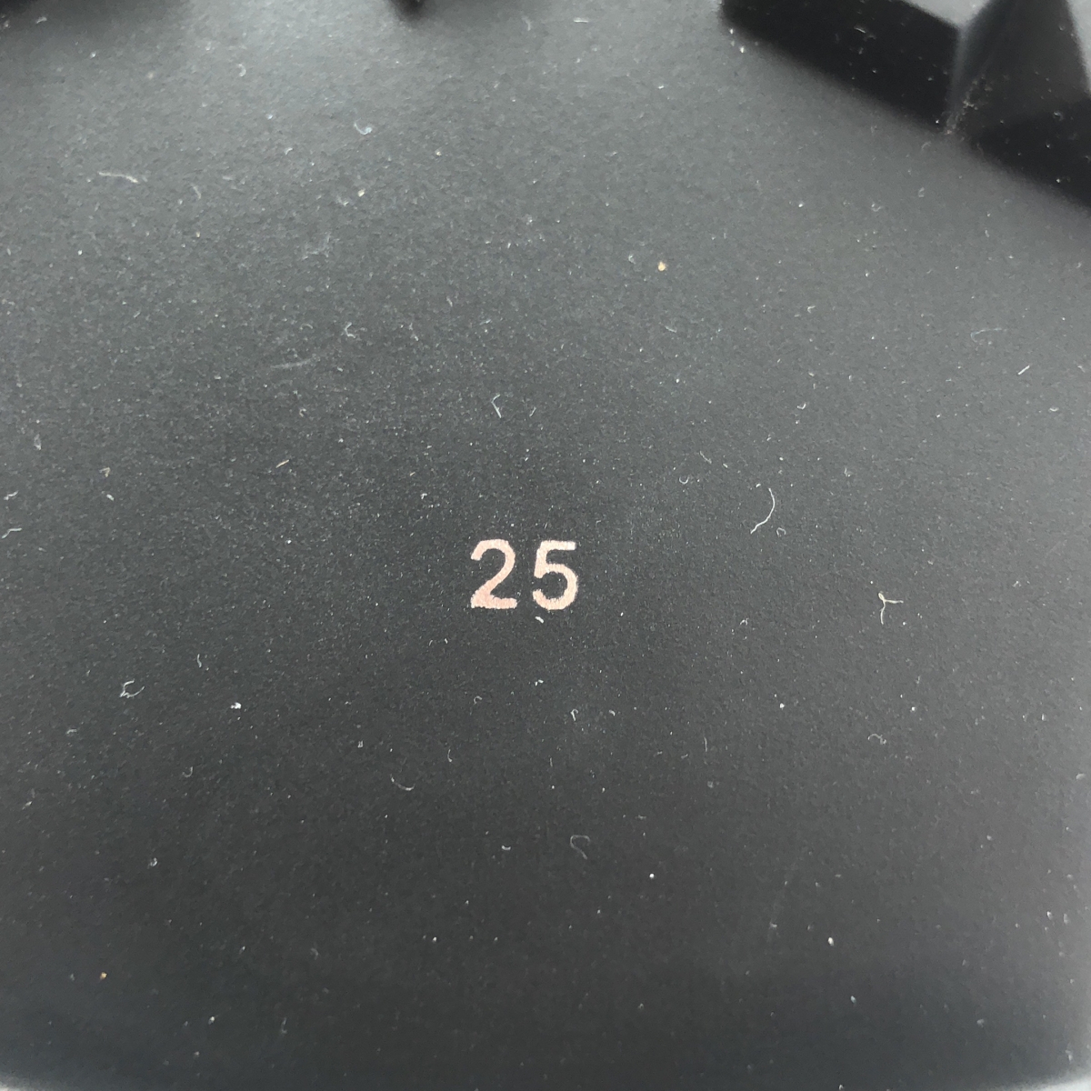 KURASHI&Trips PUBLISHING / 北欧暮らしの道具店 「つま先踊る、大人の相棒」こだわりソールのTストラップシューズ 牛革