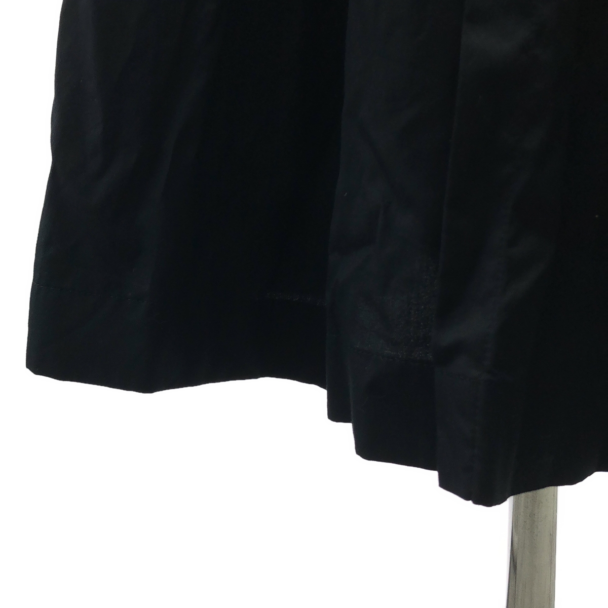 noir kei ninomiya / ノワールケイニノミヤ 異素材 切替 フェイクレザー ギャザー ボリューム 吊りスカート ワンピース