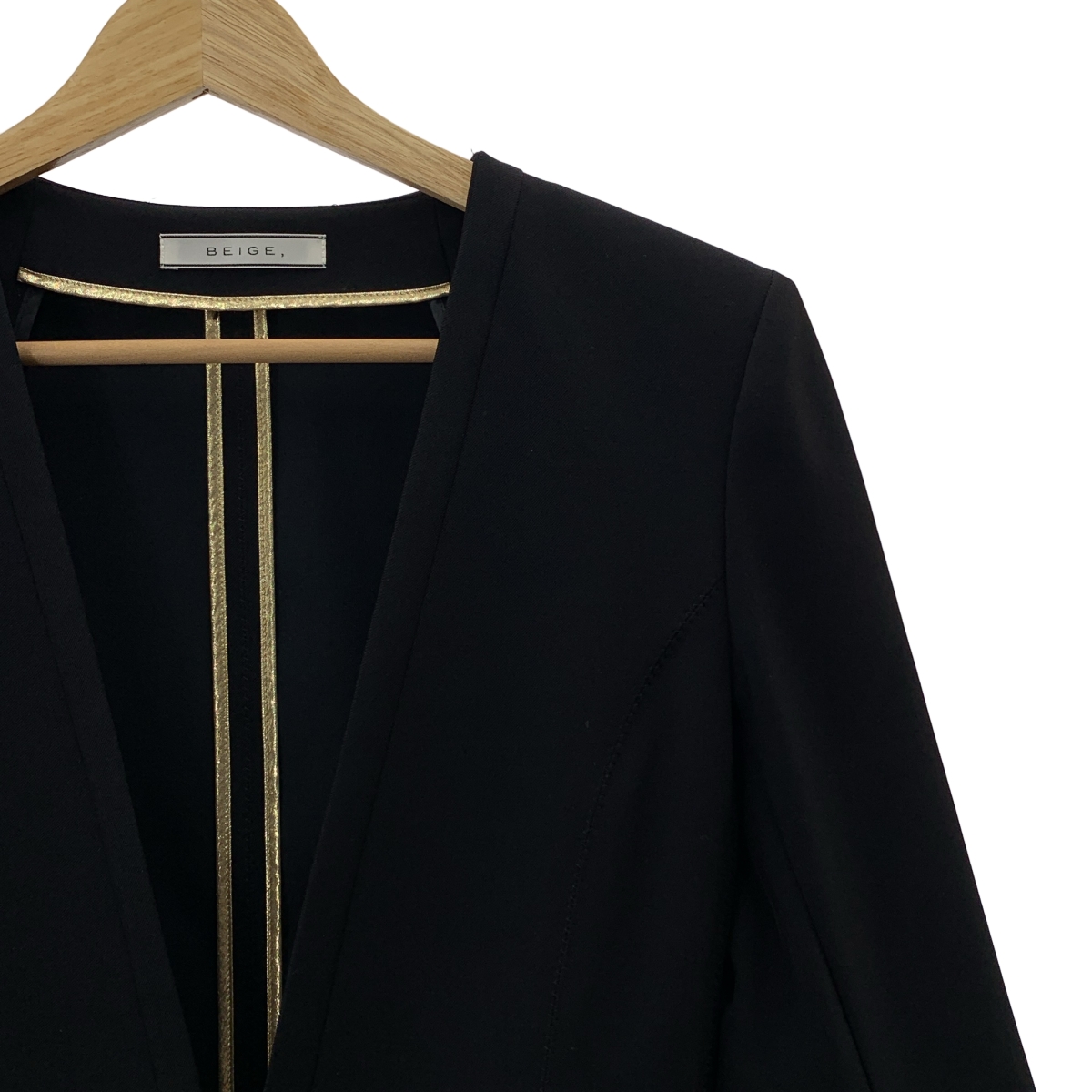 BEIGE， / ベイジ セットアップ ノーカラー ジャケット / バックジップ スカート / 総裏地