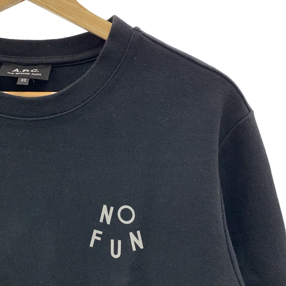 A.P.C. / アーペーセー NO FUN プリント クルーネック スウェット