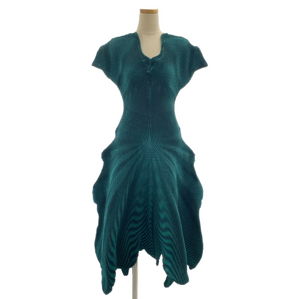 ISSEY MIYAKE / イッセイミヤケ