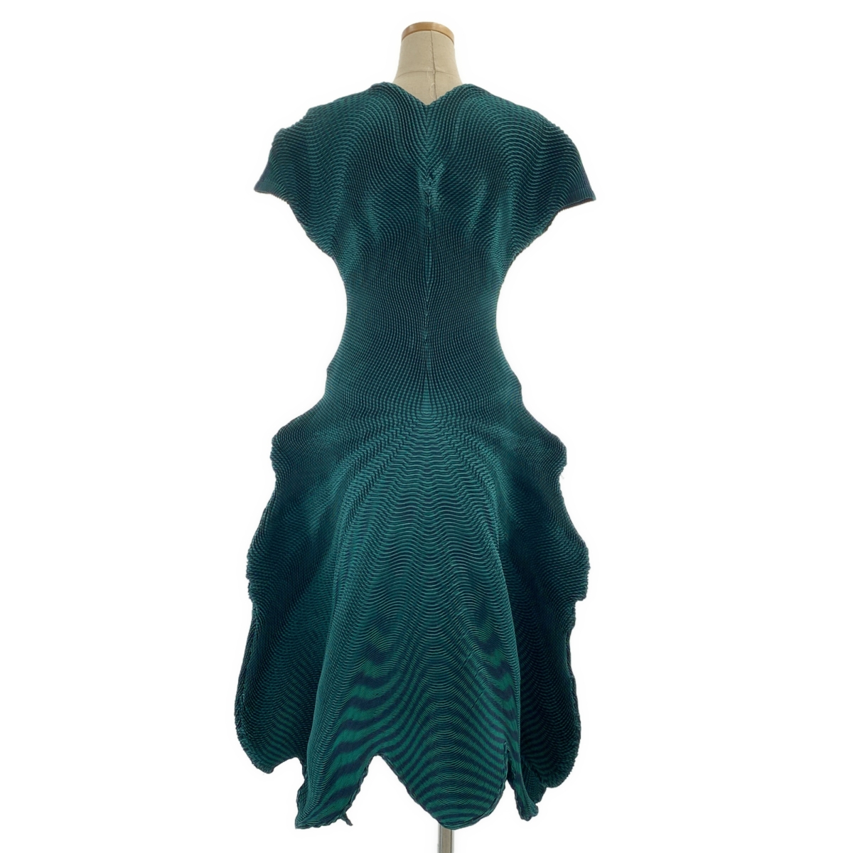 ISSEY MIYAKE / イッセイミヤケ ウェーブプリーツ プルオーバー ワンピース
