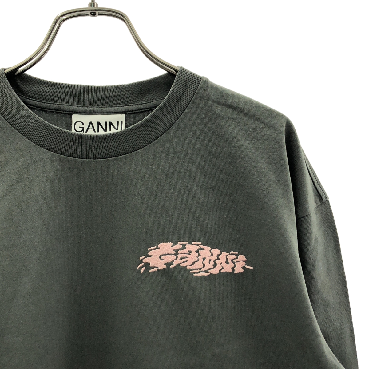 Ganni / ガニー グラフィックロゴ 刺しゅう Tシャツ