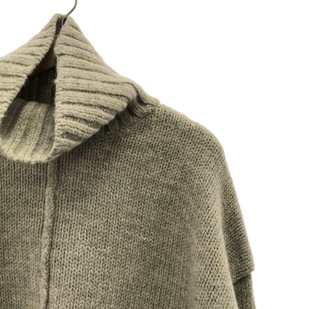 Lachement / ラシュモン バックスリット タートルネックニット