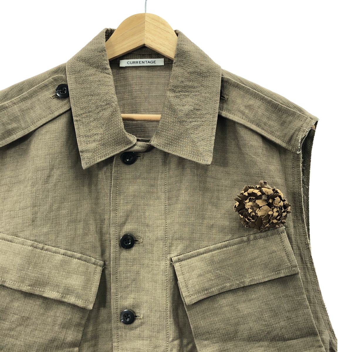 CURRENTAGE / カレンテージ フラワーコサージュ リネンレーヨン ミリタリー ベスト ジレ