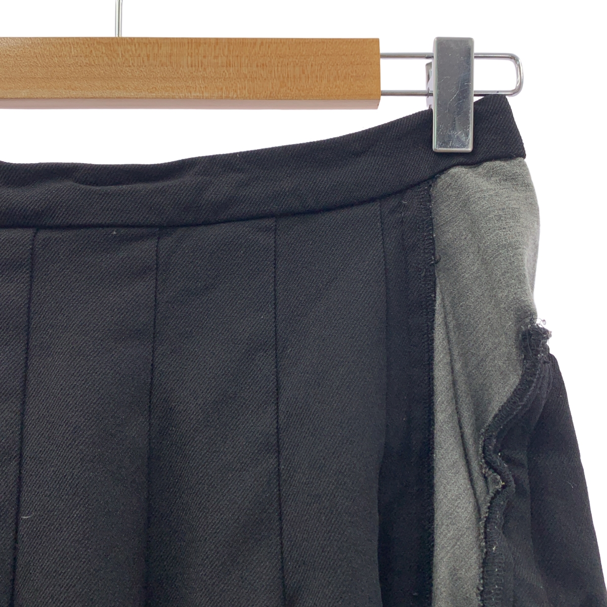 COMME des GARCONS / コムデギャルソン 縮絨ポリエステル 断ち切り プリーツスカート