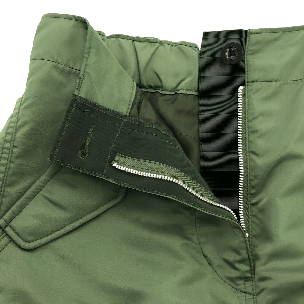 sacai / サカイ ナイロンツイル バックプリーツ スカート