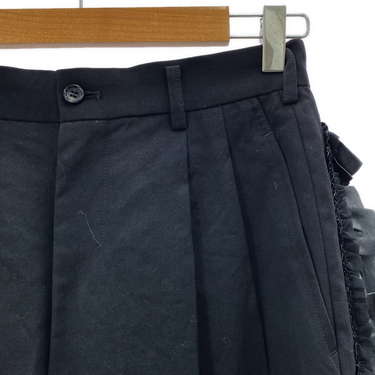 COMME des GARCONS / コムデギャルソン サテン フリル切替 ウール ギャバ パンツ