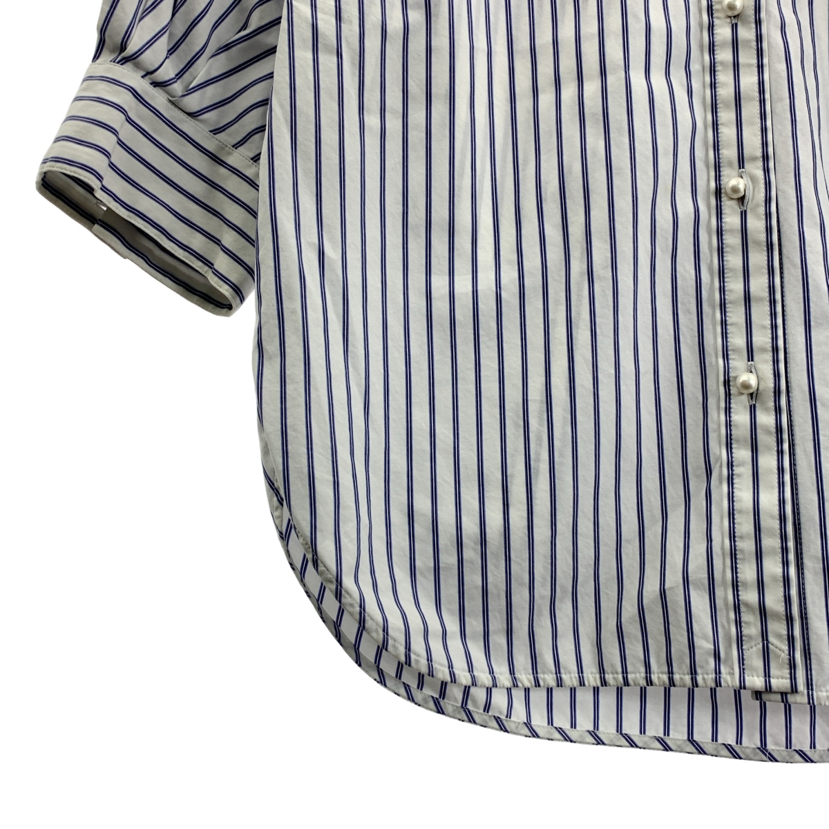 Spick and Span / スピックアンドスパン パールボタンギャザースリーブストライプシャツ