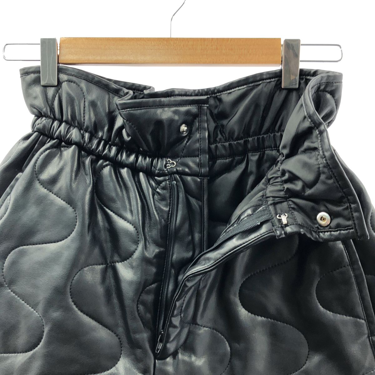 LE CIEL BLEU / ルシェルブルー キルティング フェイクレザー スカートパンツ