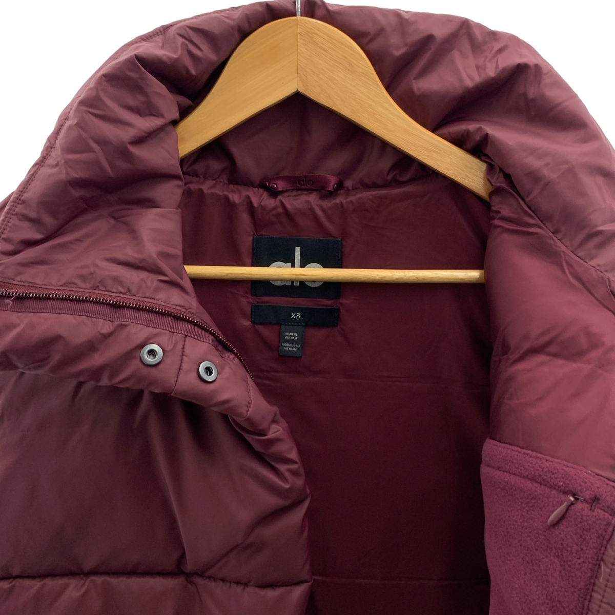 alo / アロー Cropped Gold Rush Puffer Vest クロップド パファーベスト