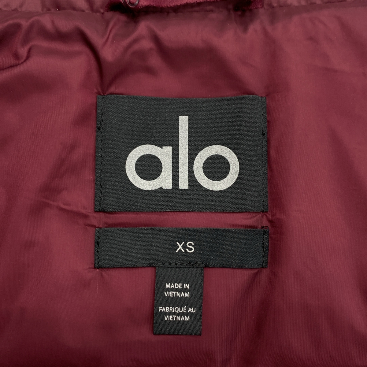 alo / アロー Cropped Gold Rush Puffer Vest クロップド パファーベスト