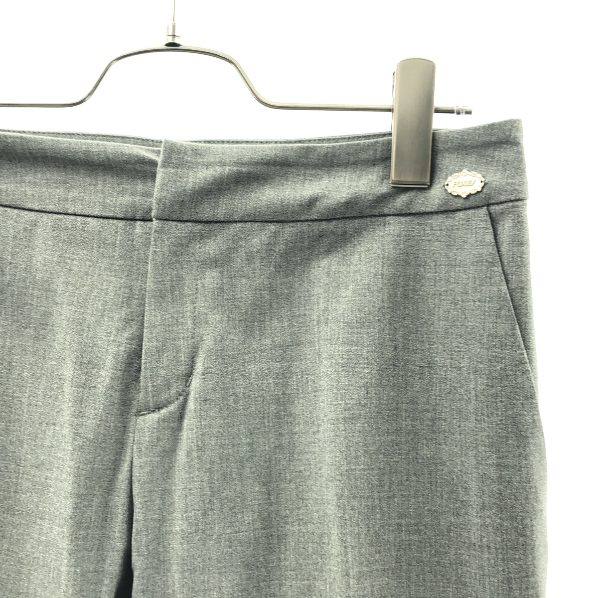 FOXEY NEW YORK / フォクシーニューヨーク プレートロゴ スラックス パンツ