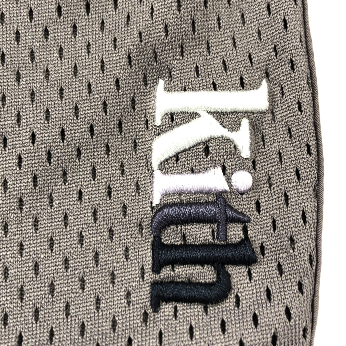 KITH / キス ロゴ刺しゅう メッシュ ショートパンツ